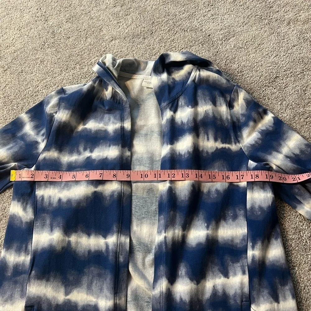 Women's Blue and White lightweight jacket with hood and pockets by Chicos EUC - Picture 5 of 6